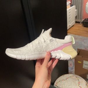 Nike Free Run 5.0 Next Nature white sneakers